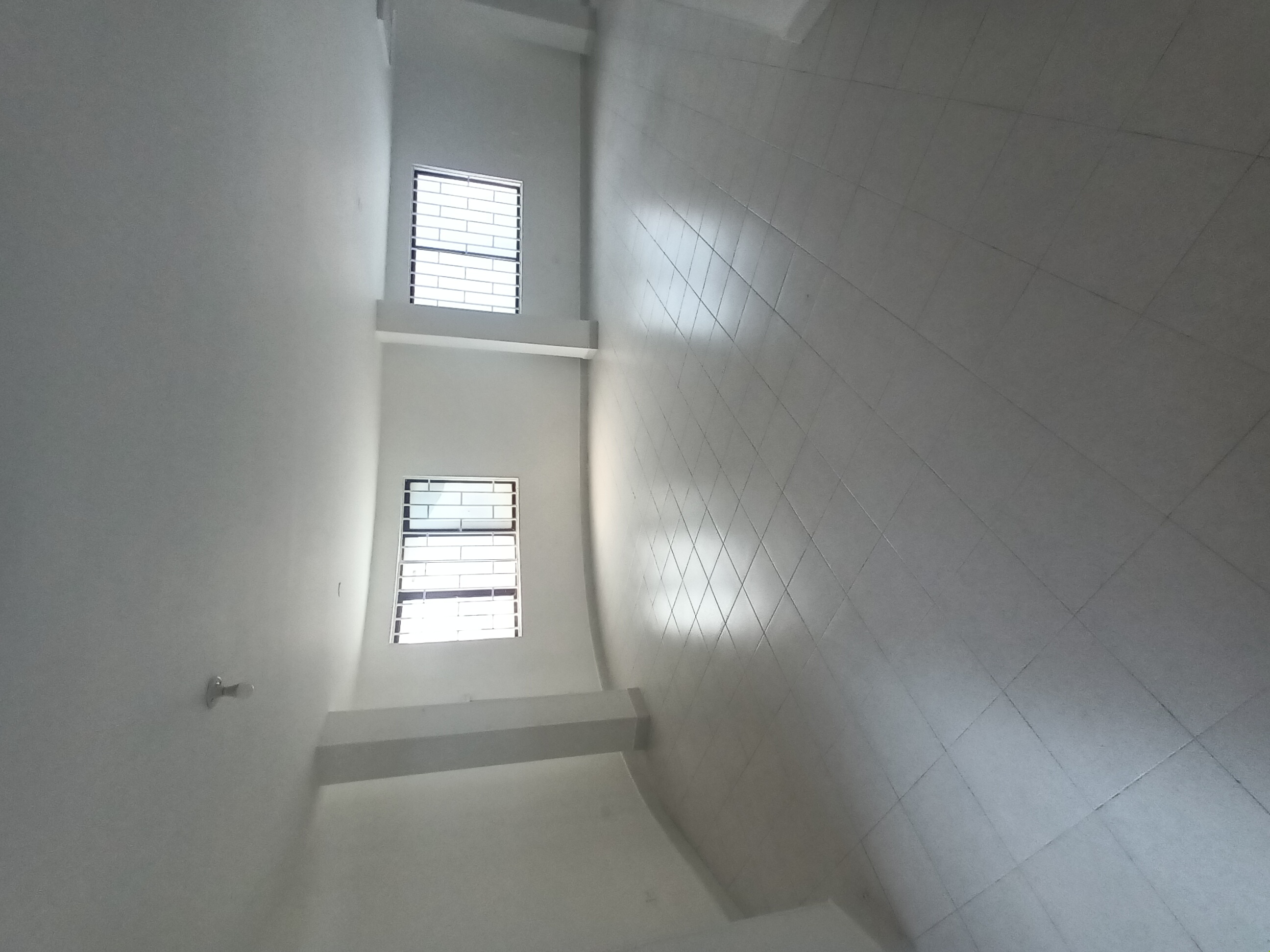 ARRIENDO INMUEBLE COMERCIAL EN ENVIGADO (EEP-970) – SEGUNDO PISO – ESTRATO 3