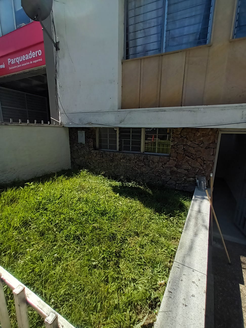 Local comercial primer piso en Laureles