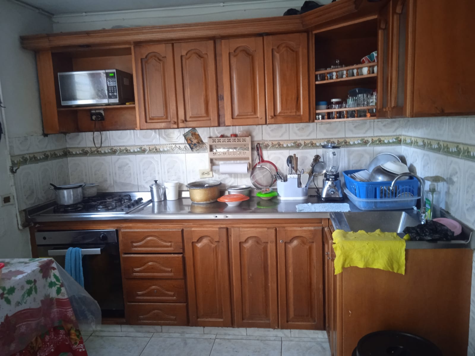 Casa primer piso con dos apartamentos en Manrique La Salle