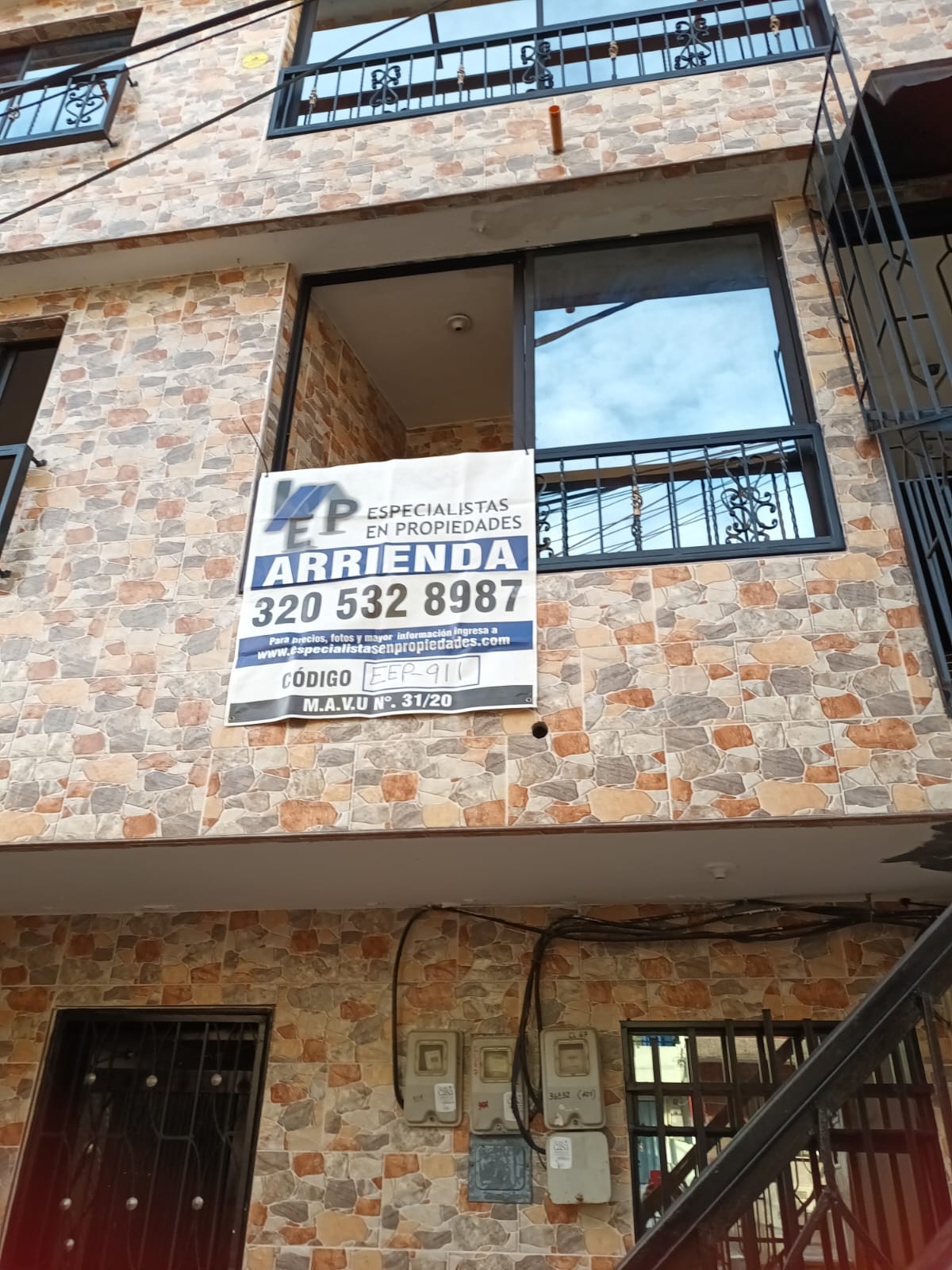 Apartamento segundo piso en Manrique Oriental