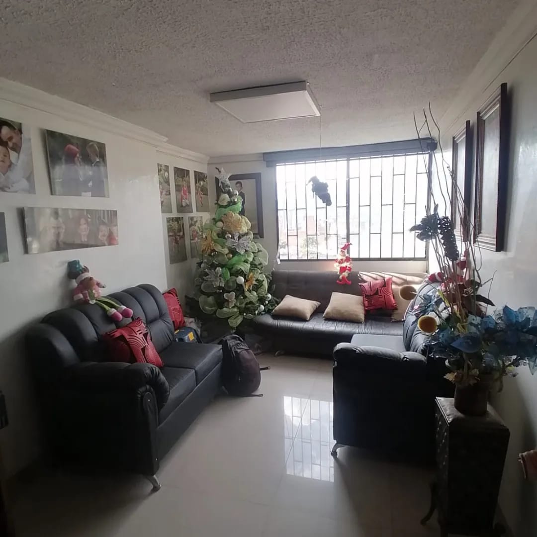 Apartamento quinto piso en Prado Centro